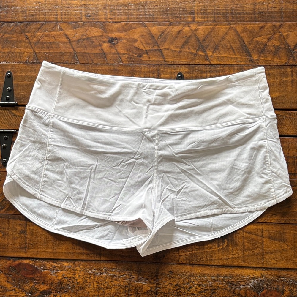 Lululemon White 2.5” Speedup Shorts